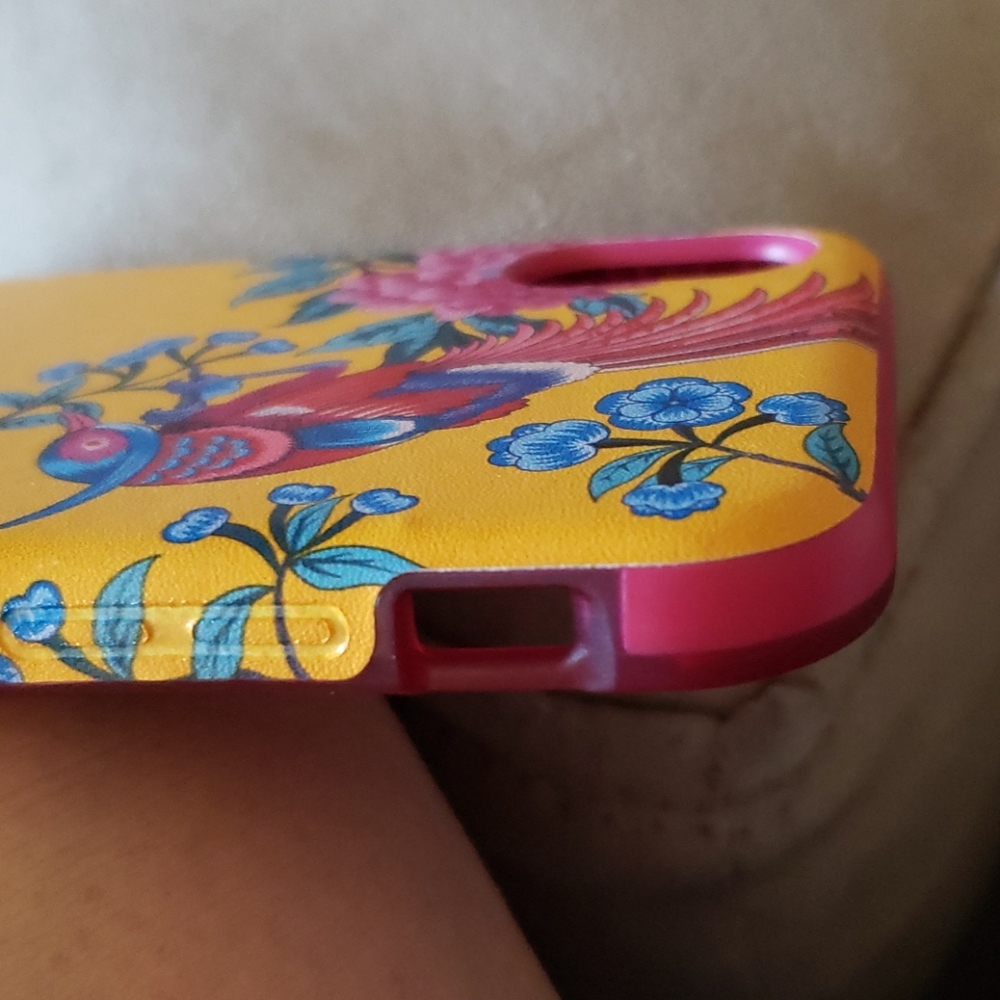 Cell Phone Drop Protection Case. - Picture 3 of 8
